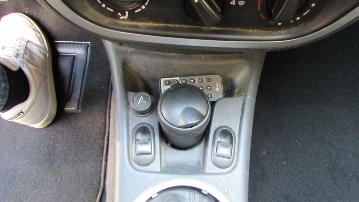 Citroen C3 1.4 HDi 70CV Elegance (18)