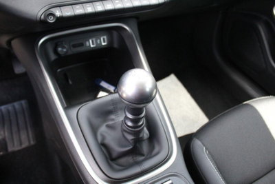 Jeep Avenger 1.2 turbo Summit fwd 100cv (17)