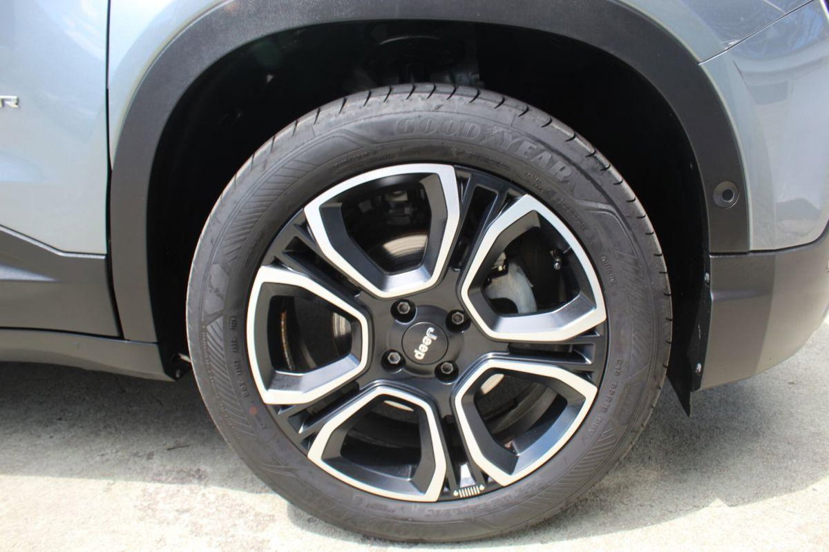 Jeep Avenger 1.2 turbo Summit fwd 100cv (4)