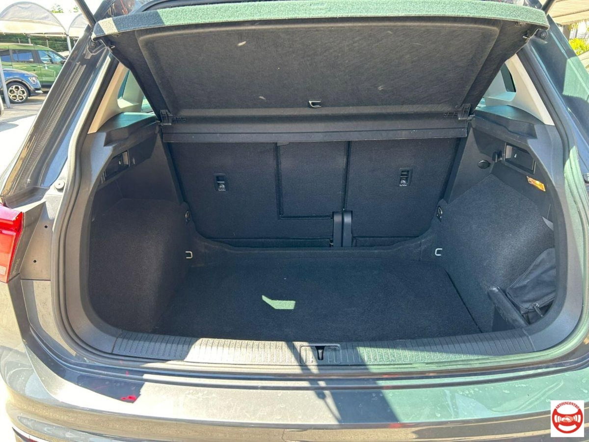 Volkswagen Tiguan 2.0 tdi Life 150cv dsg (15)
