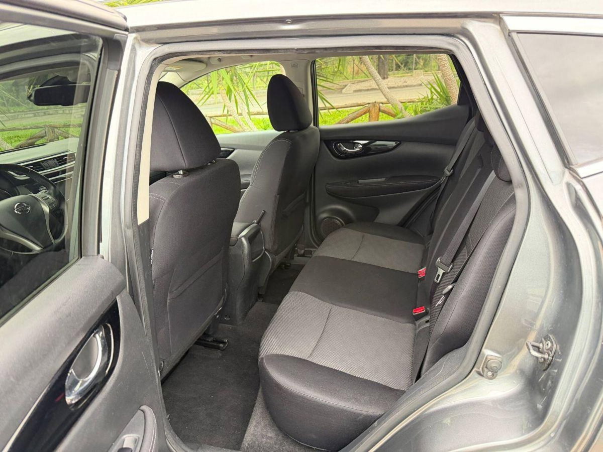 Nissan Qashqai 1.2 DIG-T Tekna (10)