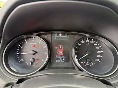 Nissan Qashqai 1.2 DIG-T Tekna (14)