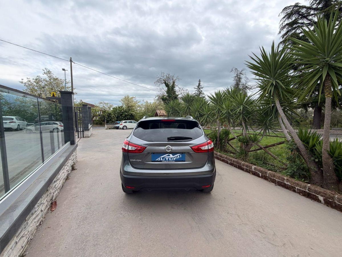 Nissan Qashqai 1.2 DIG-T Tekna (4)