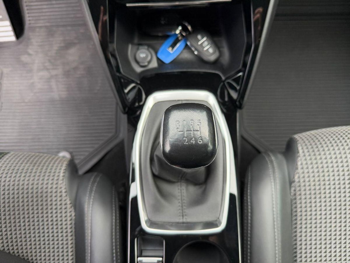 Peugeot 208 BlueHDi 100 Stop&Start 5 porte GT Line (16)