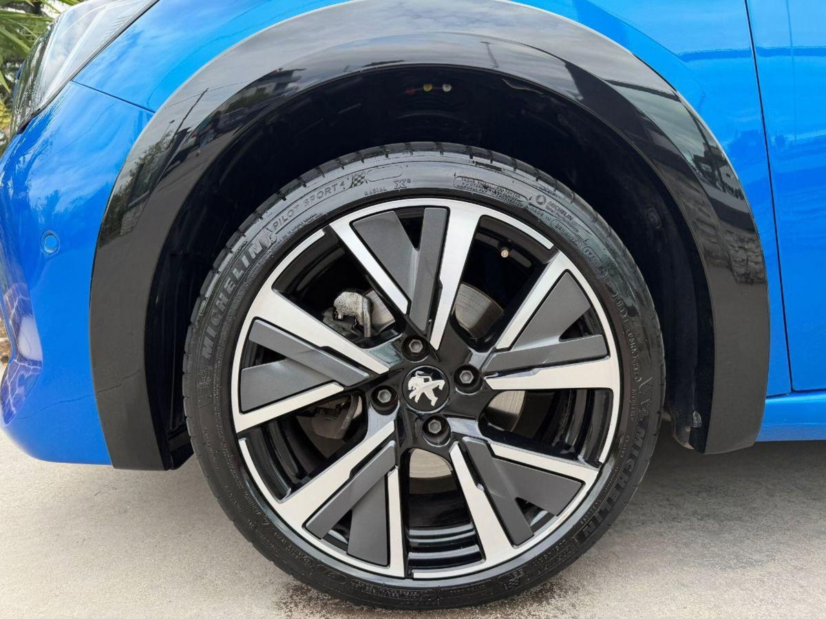 Peugeot 208 BlueHDi 100 Stop&Start 5 porte GT Line (17)