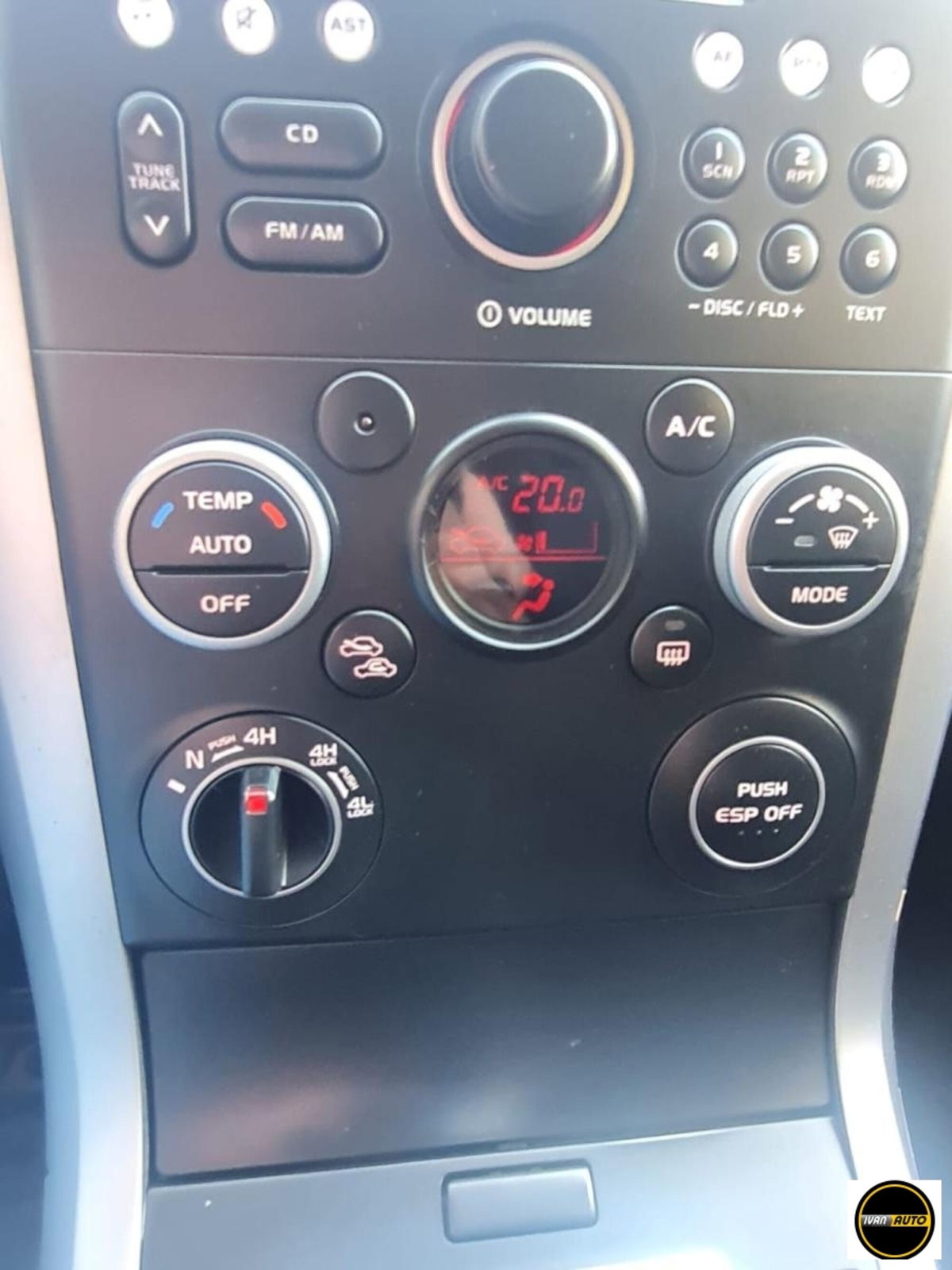 Suzuki Grand Vitara 1.9 DDiS 3 porte Offroad (18)