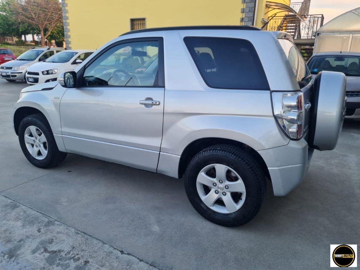 Suzuki Grand Vitara 1.9 DDiS 3 porte Offroad (6)