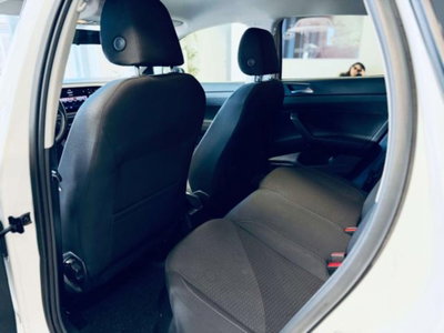 Volkswagen Polo 1.0 evo Life 80cv (8)