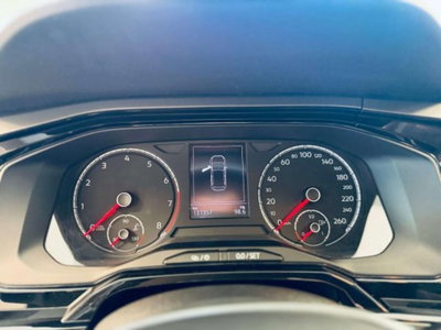 Volkswagen Polo 1.0 evo Life 80cv (9)