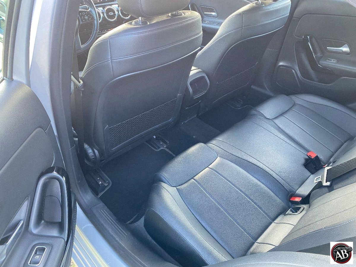 Mercedes-Benz Classe A Sedan 180 d Automatic 4p. Executive (16)