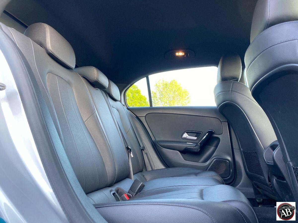 Mercedes-Benz Classe A Sedan 180 d Automatic 4p. Executive (19)