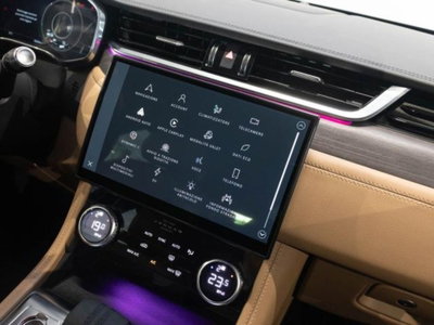 Jaguar F-Pace 2.0 PHEV 404 CV AWD aut. (15)