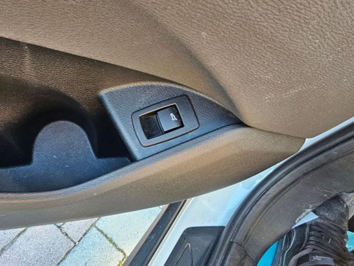 BMW X1 sDrive16d Advantage (18)