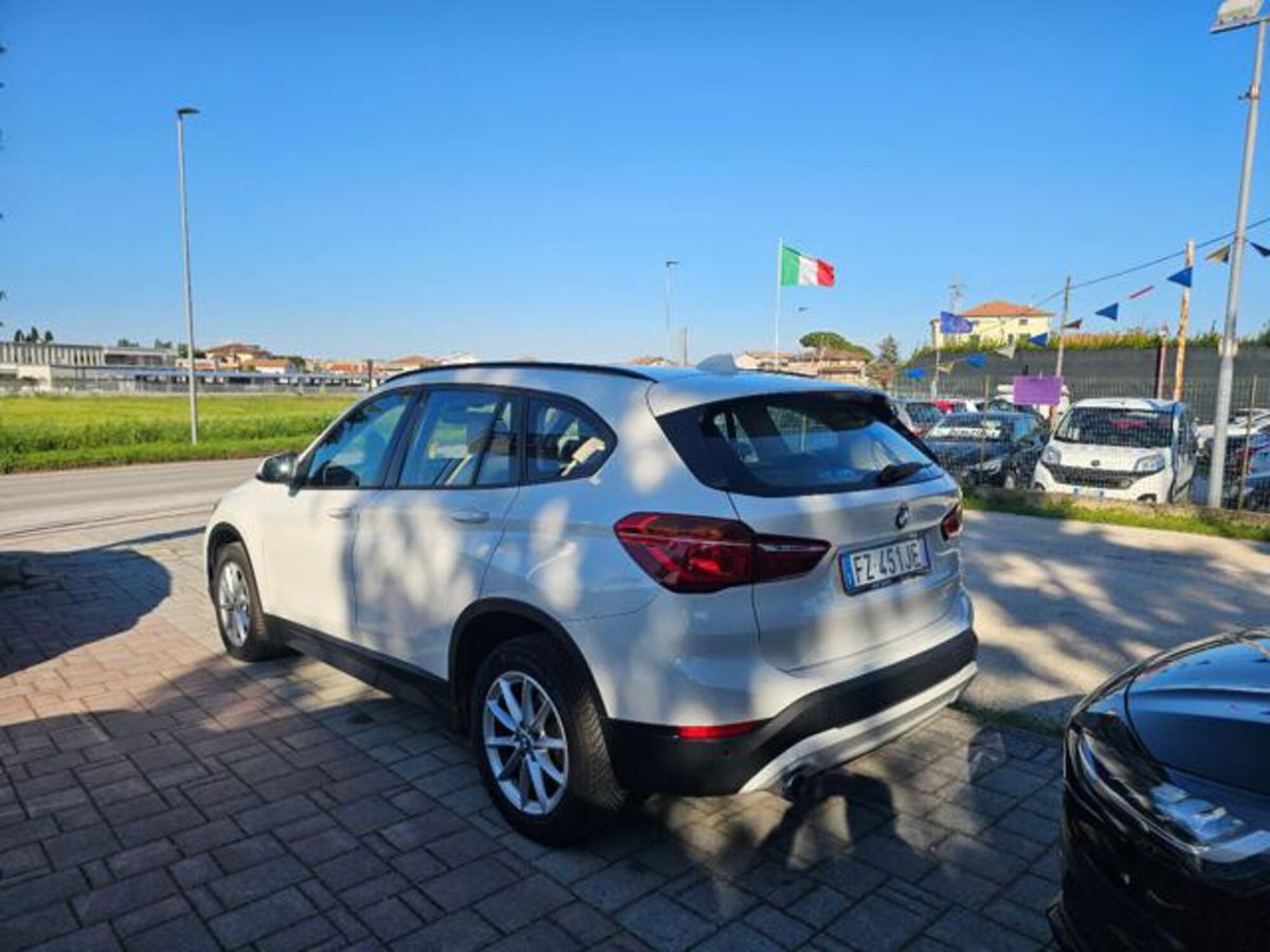 BMW X1 sDrive16d Advantage (3)