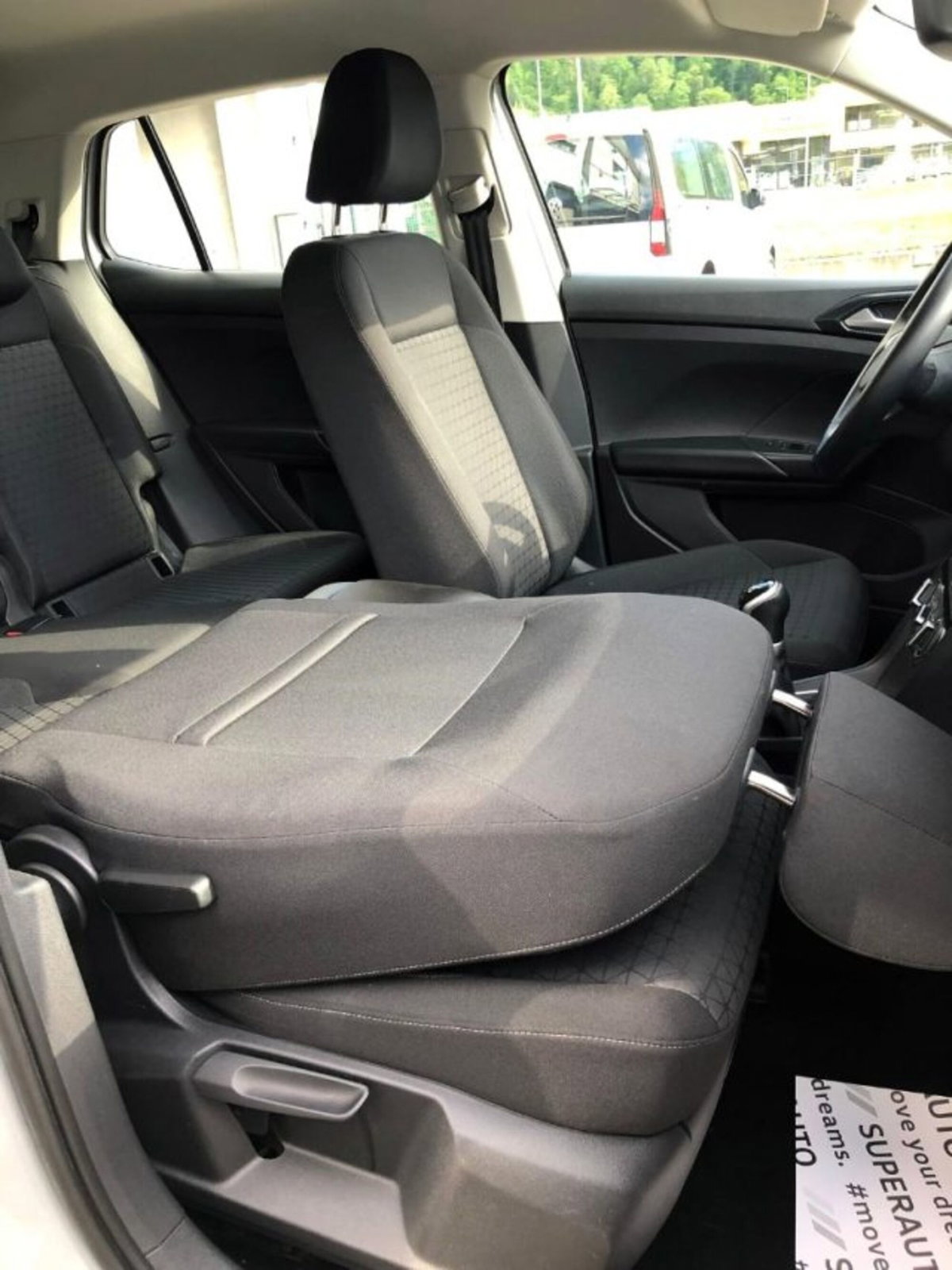 Volkswagen T-Cross 1.0 TSI Style BMT (12)