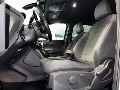Ford Kuga 2.0 TDCI 150 CV S&S 4WD Powershift Titanium (2)