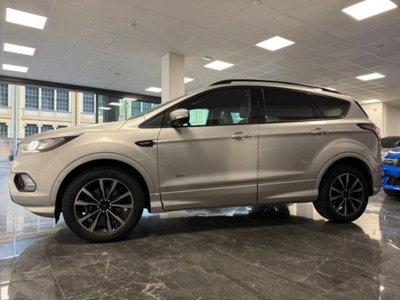 Ford Kuga 2.0 TDCI 150 CV S&S 4WD Powershift Titanium (3)