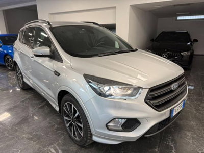 Ford Kuga 2.0 TDCI 150 CV S&S 4WD Powershift Titanium (9)