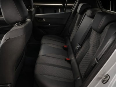 Peugeot 2008 PureTech 100 S&S Allure (7)
