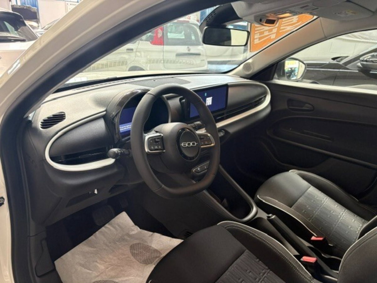 Fiat 600 1.2 Business 100cv (8)