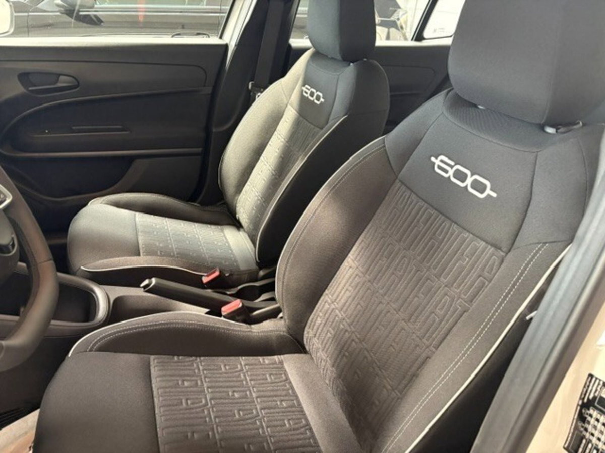 Fiat 600 1.2 Business 100cv (9)