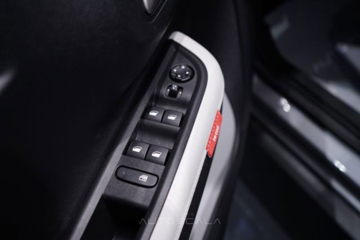 Citroen C3 1.2 puretech turbo Max 100cv s&s (10)