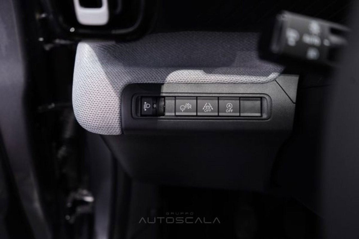 Citroen C3 1.2 puretech turbo Max 100cv s&s (12)