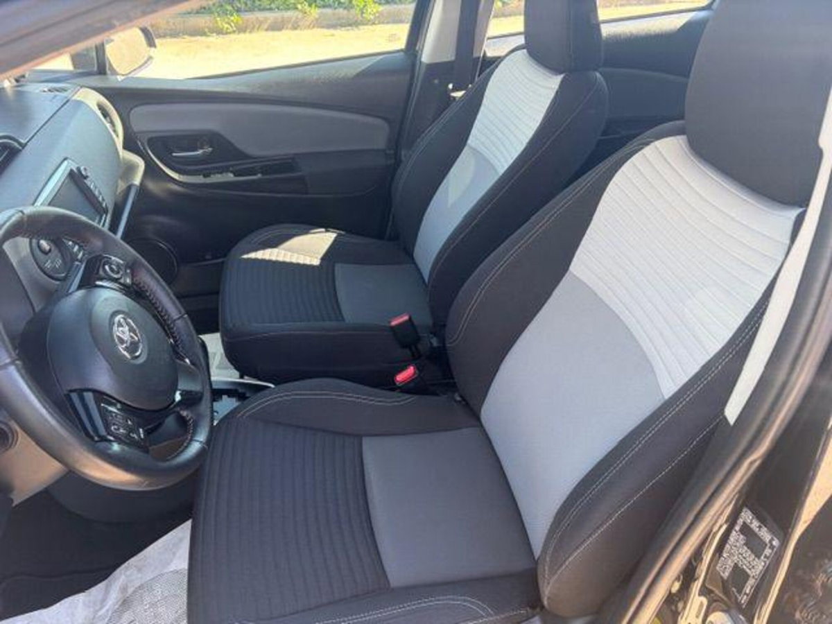 Toyota Yaris 1.5 Hybrid 5 porte Style (11)