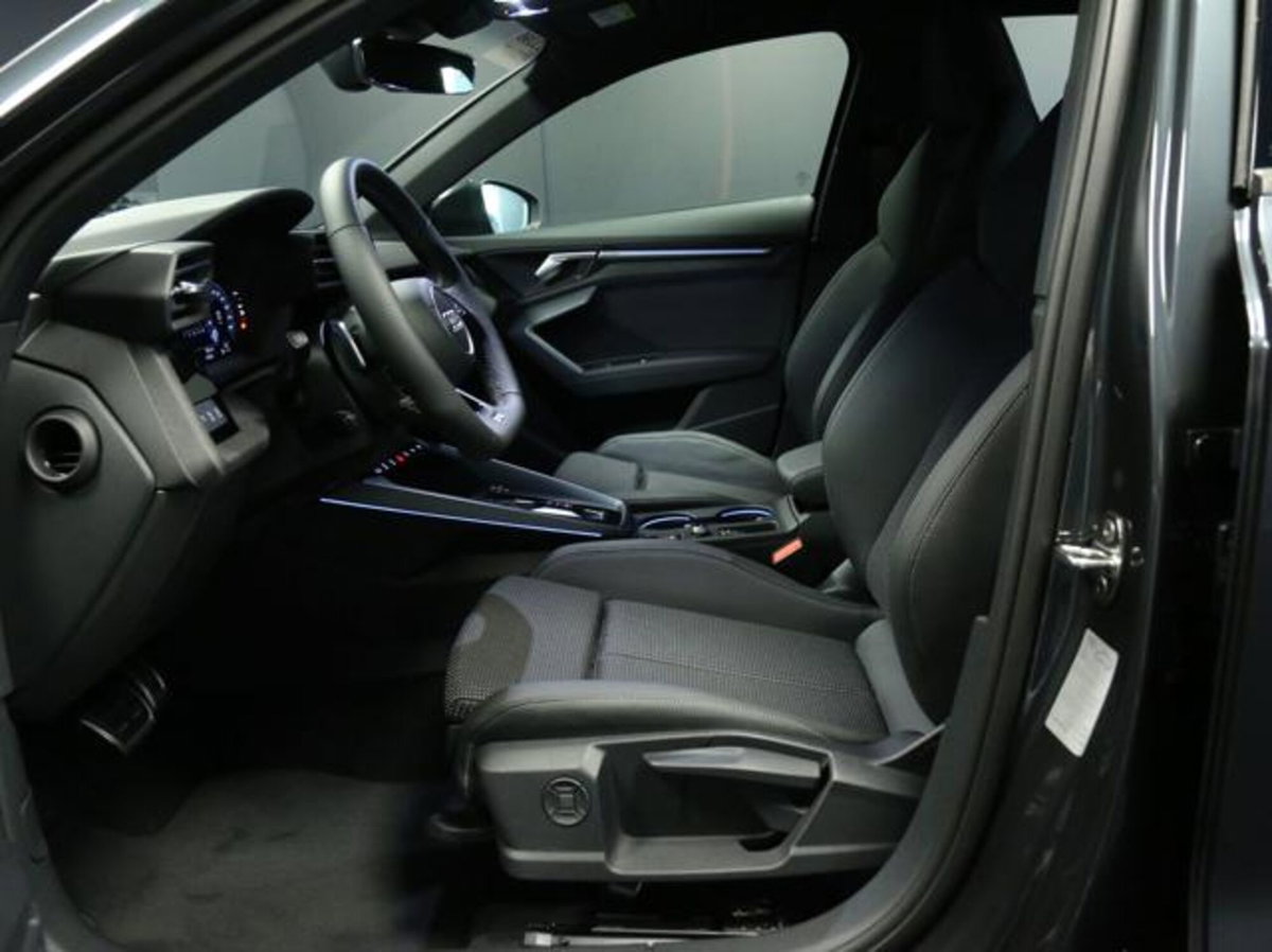 Audi A3 allstreet 2.0 tdi Identity Contrast 150cv s-tronic (11)