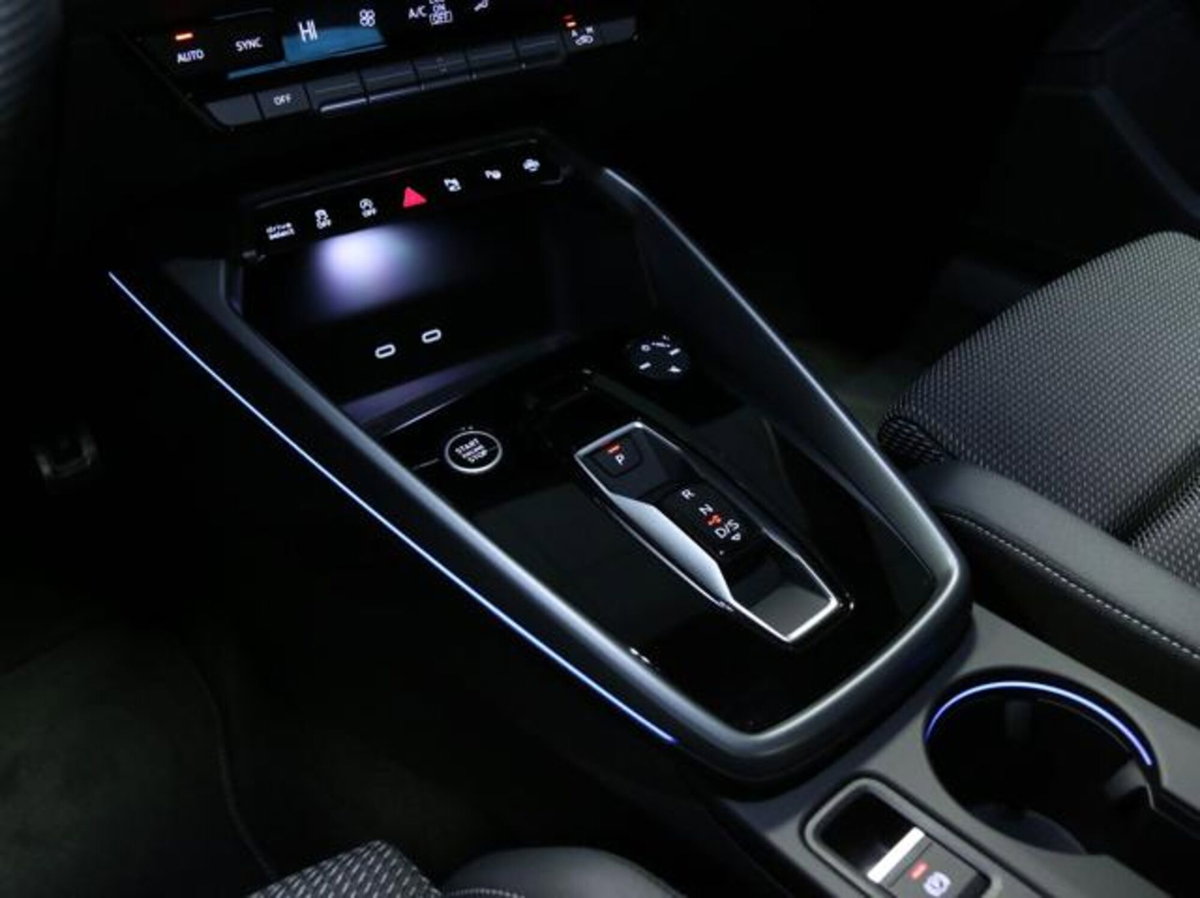 Audi A3 allstreet 2.0 tdi Identity Contrast 150cv s-tronic (13)