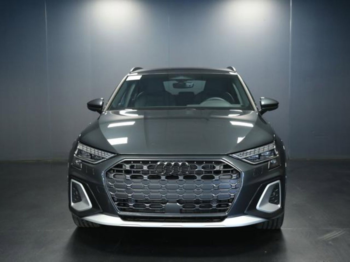 Audi A3 allstreet 2.0 tdi Identity Contrast 150cv s-tronic (3)