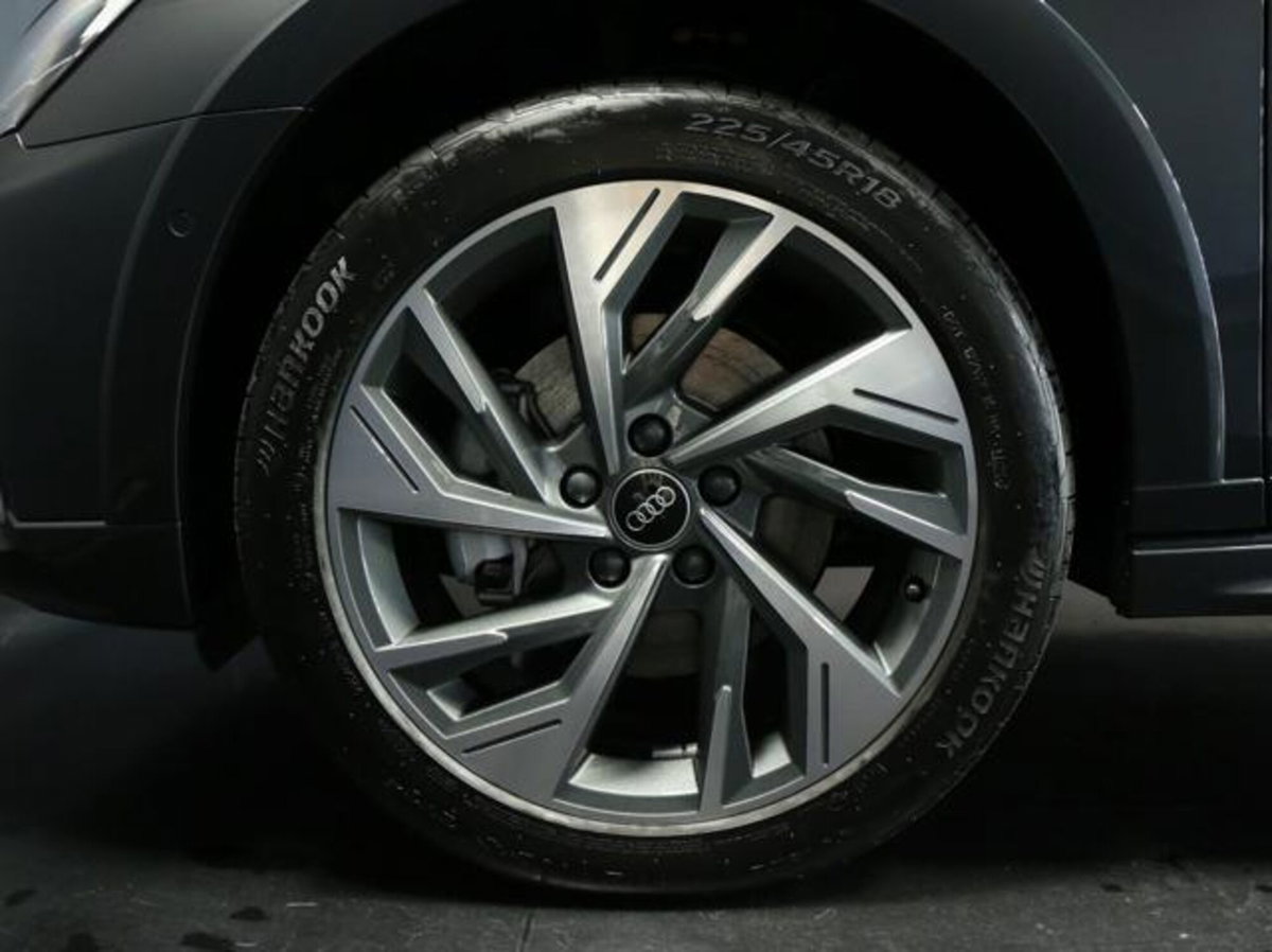 Audi A3 allstreet 2.0 tdi Identity Contrast 150cv s-tronic (6)