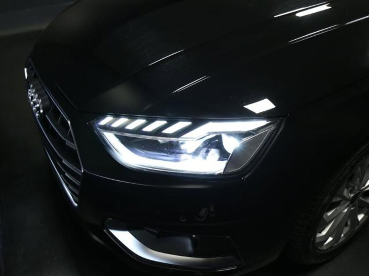 Audi A4 Avant 30 TDI/136 CV S tronic Business Advanced (11)
