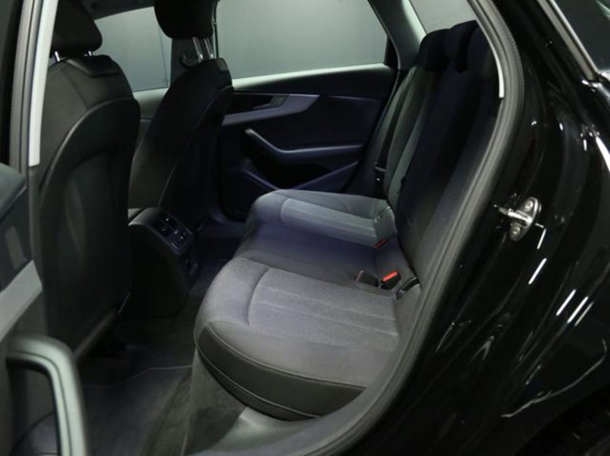 Audi A4 Avant 30 TDI/136 CV S tronic Business Advanced (12)