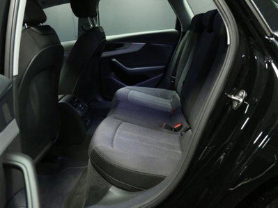 Audi A4 Avant 30 TDI/136 CV S tronic Business Advanced (12)