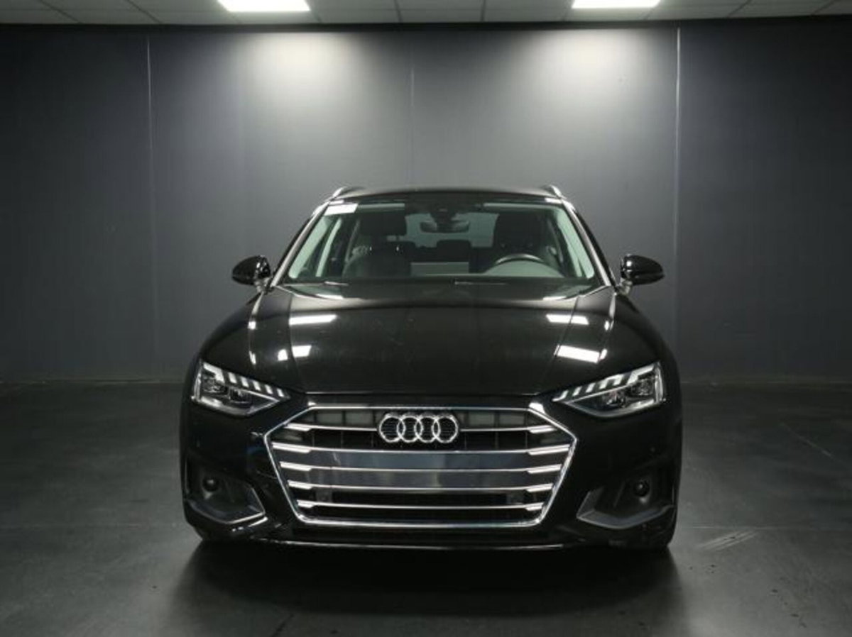 Audi A4 Avant 30 TDI/136 CV S tronic Business Advanced (2)