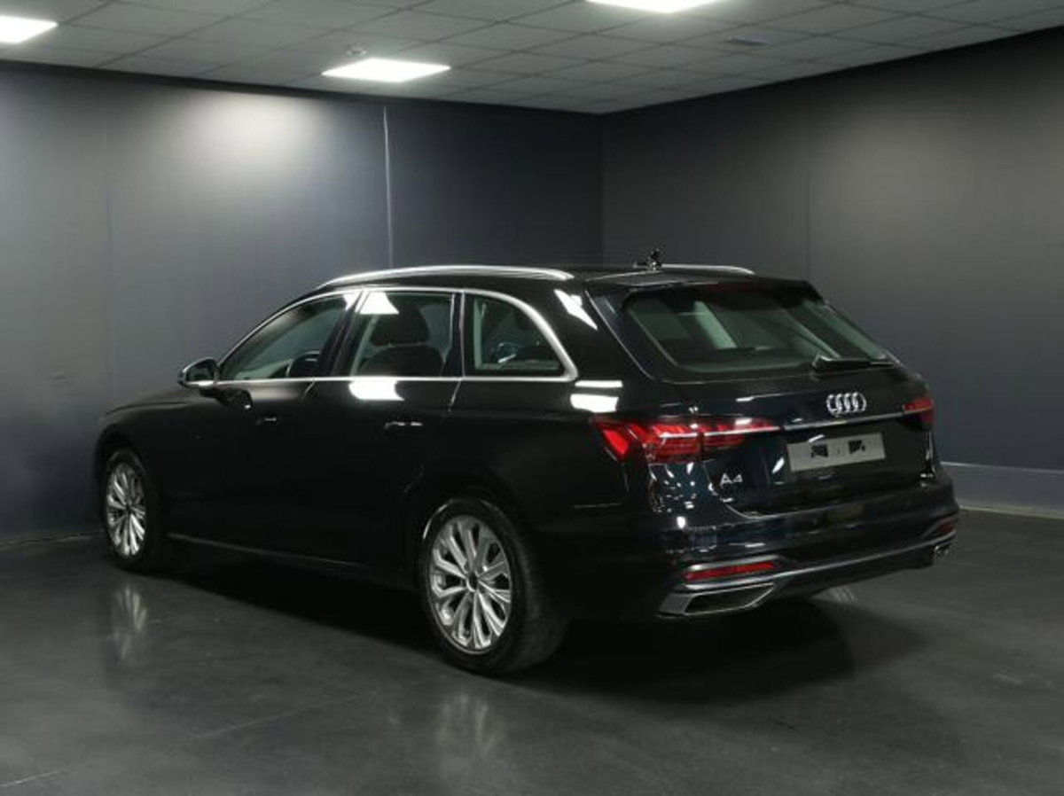 Audi A4 Avant 30 TDI/136 CV S tronic Business Advanced (5)