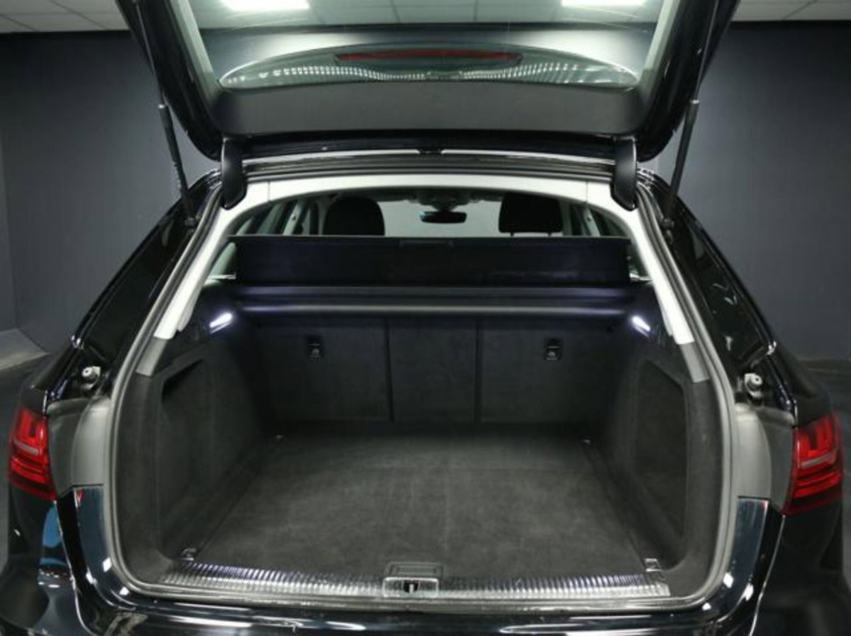 Audi A4 Avant 30 TDI/136 CV S tronic Business Advanced (8)