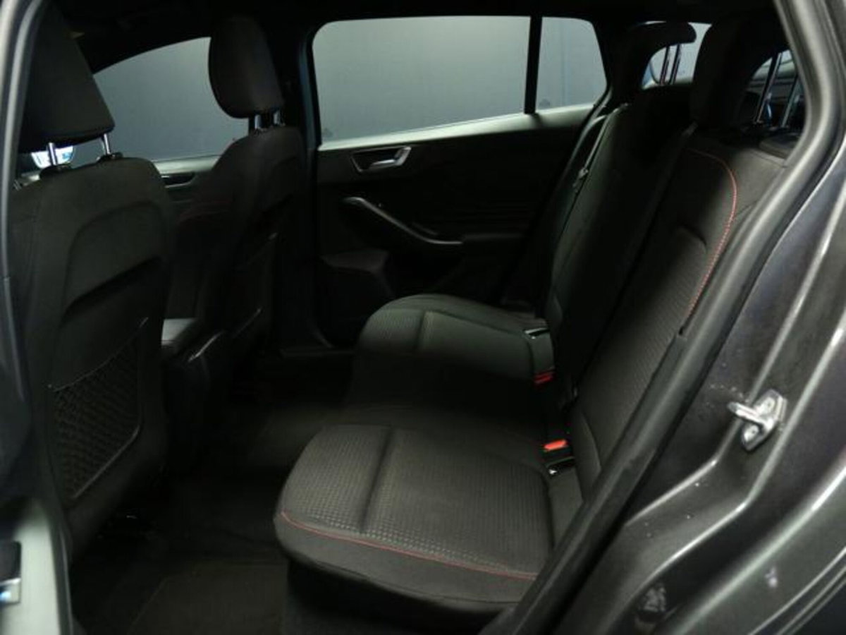 Ford Focus Station Wagon 1.5 EcoBlue 115 CV automatico SW ST-Line Design (9)