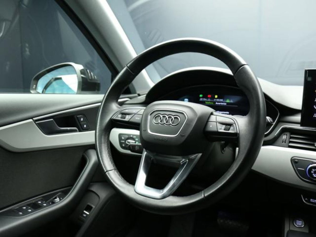 Audi A4 Avant 30 TDI/136 CV S tronic Business Advanced (12)