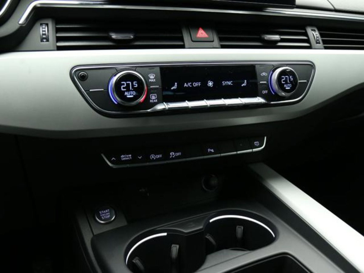 Audi A4 Avant 30 TDI/136 CV S tronic Business Advanced (13)