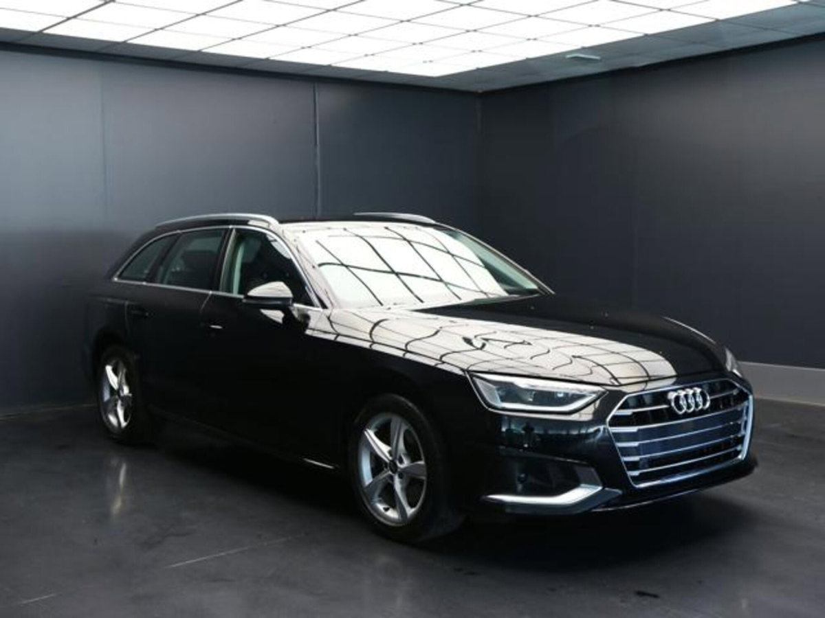 Audi A4 Avant 30 TDI/136 CV S tronic Business Advanced (3)