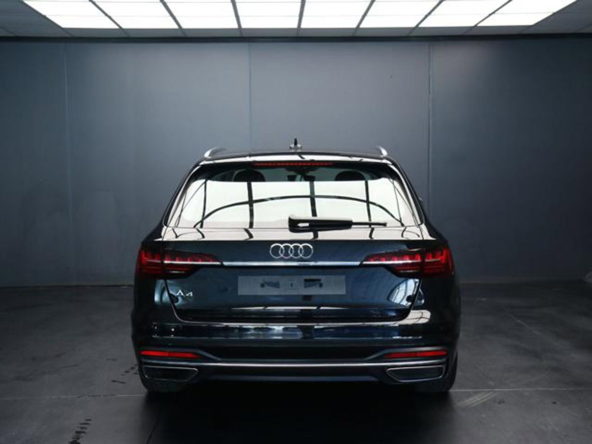 Audi A4 Avant 30 TDI/136 CV S tronic Business Advanced (4)
