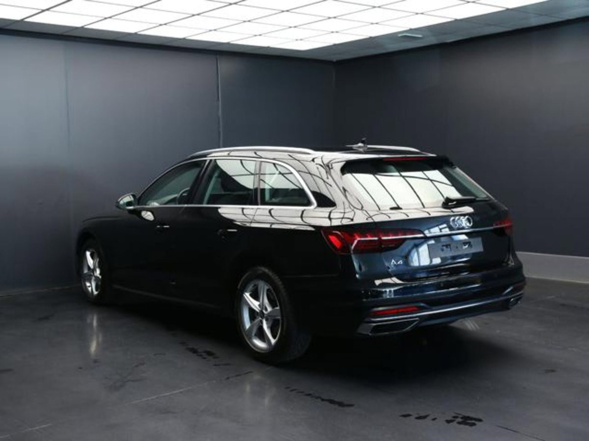 Audi A4 Avant 30 TDI/136 CV S tronic Business Advanced (5)