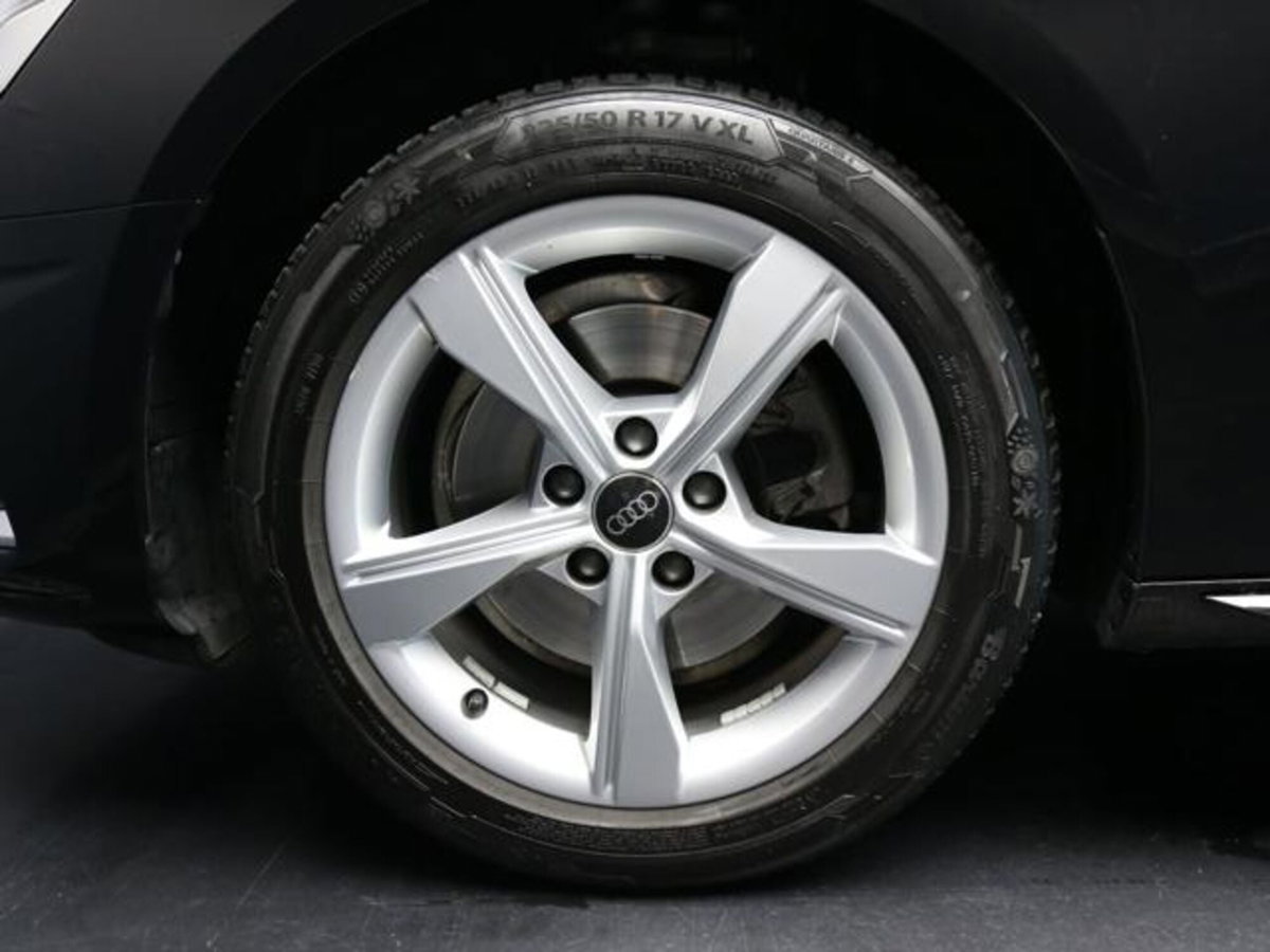 Audi A4 Avant 30 TDI/136 CV S tronic Business Advanced (6)