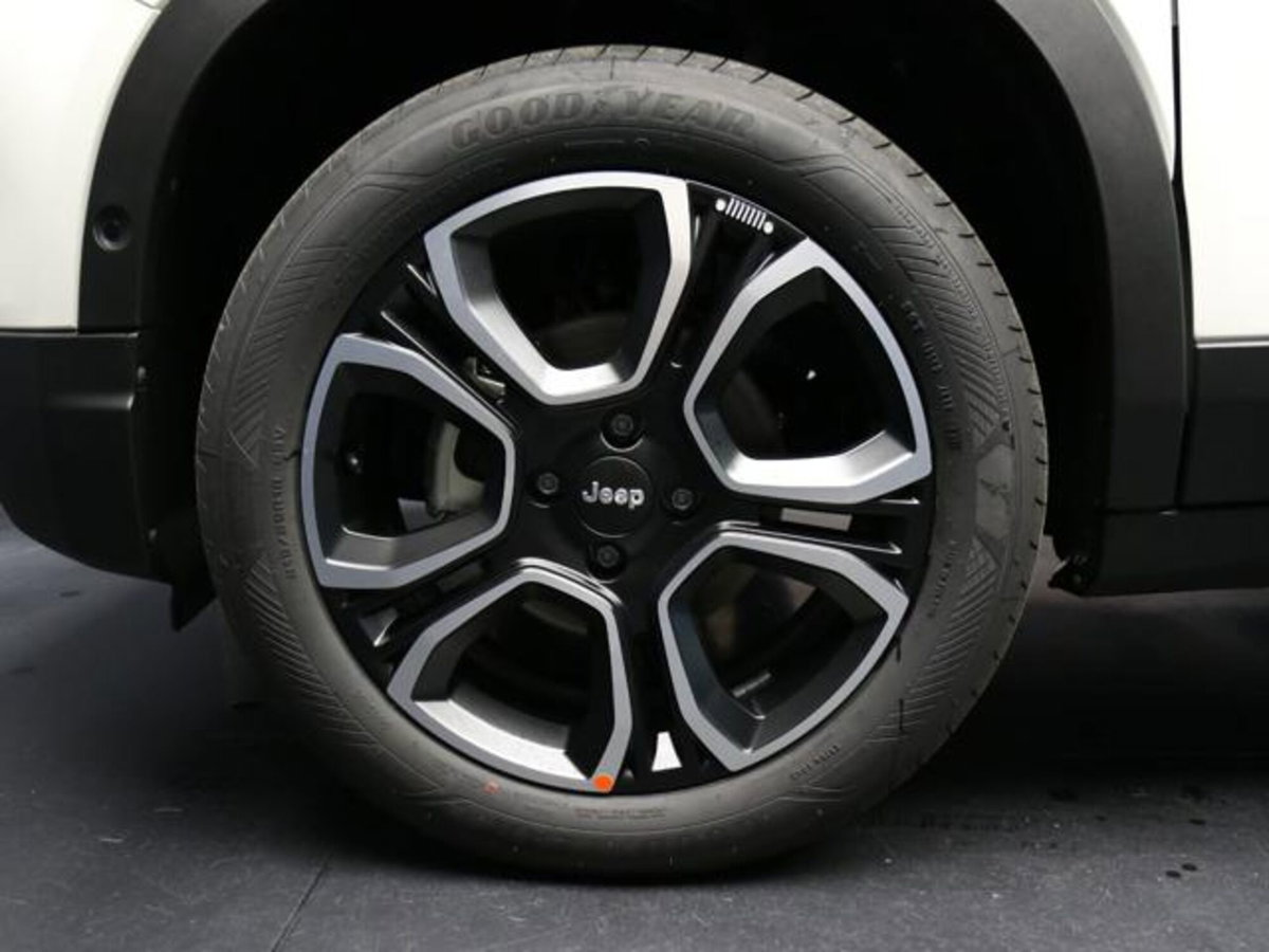 Jeep Avenger 1.2 turbo Summit fwd 100cv (4)