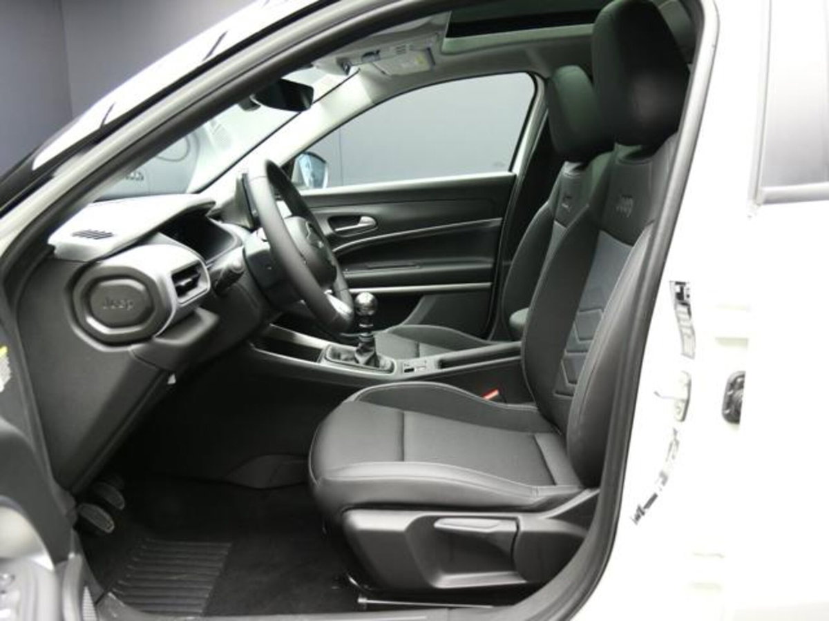 Jeep Avenger 1.2 turbo Summit fwd 100cv (9)