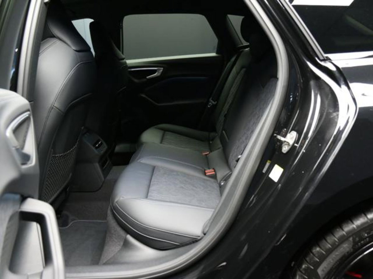 Audi A5 Avant 2.0 tdi mhev+ S line edition 204cv s-tronic (9)