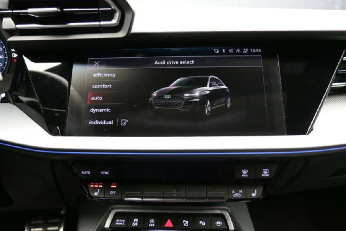 Audi A3 Sportback 35 TFSI S tronic S line edition (13)