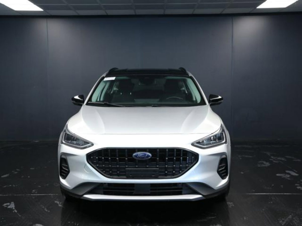 Ford Focus Station Wagon 1.5 EcoBlue 115 CV automatico SW Active Design (2)
